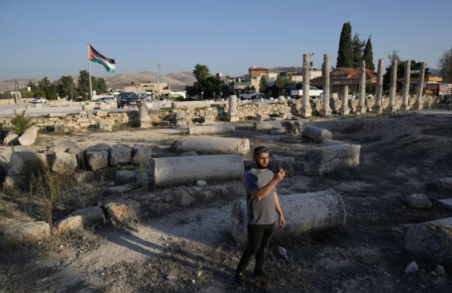 Cisgiordania, Israele sequestra 200 ettari di terra a Nablus, sindaco Azem: "Tel Aviv vuole il sito archeologico di Sebastia&ldquo;