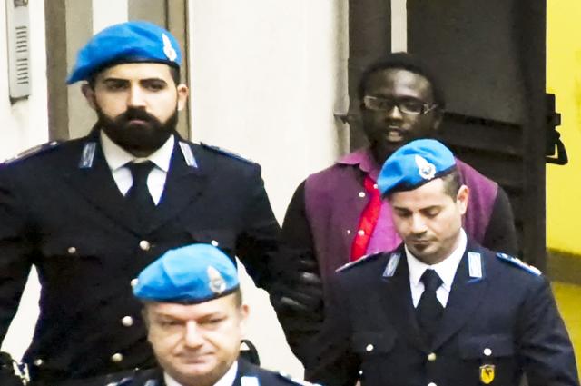 Omicidio Sharon Verzeni, condannato all'ergastolo Moussa Sangare, uccise la 33enne a coltellate, pm: "Spezz&ograve; una vita per noia"