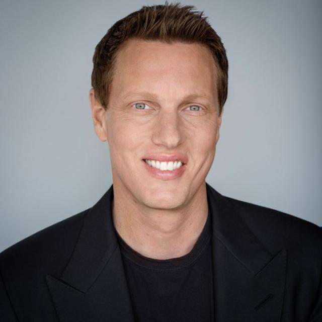 Warner Bros, ricevuta offerta per intero acquisto dell&rsquo;azienda da Paramount; il valore complessivo della proposta &egrave; di $78 miliardi