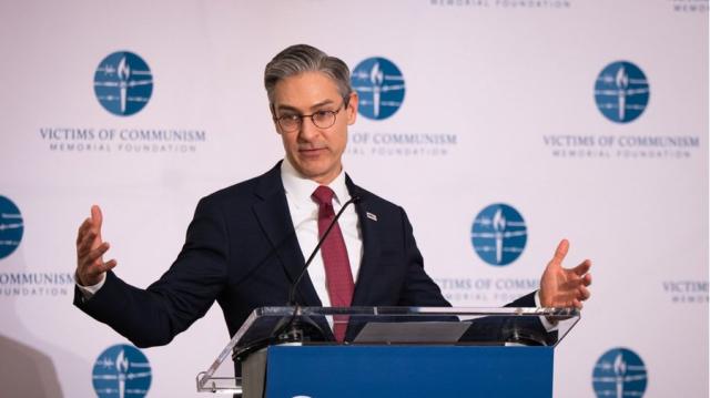 Iran, Ong NED fondata dalla CIA ammette uso di Starlink durante le rivolte, Ceo Wilson bloccato da deputato Frankel: "Meglio non parlarne"