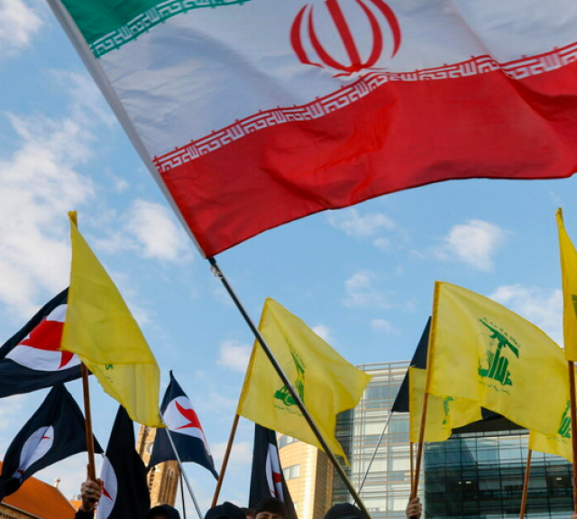 Iran, Hezbollah smentisce offensiva in caso di "attacchi Usa limitati" ma precisa: "Risponderemo se Khamenei sar&agrave; colpito"