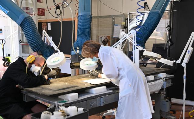 L&rsquo;intervento sulla Porta degli Apostoli, reso possibile grazie al sostegno di Friends of Florence attraverso il dono di Michael e Sandy Collins