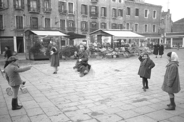 Dal 27 febbraio a Palazzo Flangini inaugura la mostra fotografica &ldquo;Gianni Berengo Gardin La Venezia del maestro del bianco e nero&rdquo;