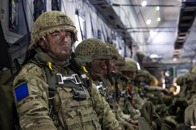 Ucraina, paracadutisti Uk e francesi verso missione &lsquo;pacekeeping&rsquo;, da Giappone $40mln per sistema sanitario e agricoltura