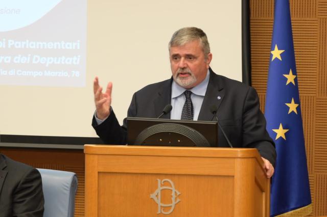 Iran, Paolo Capone, Leader UGL: &ldquo;&Egrave; indispensabile adottare misure preventive per tutelare famiglie, lavoratori e sistema produttivo&rdquo;