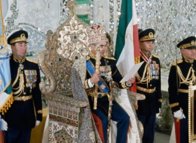 Mohammad Reza Pahlavi si incoron&ograve; nel 1967