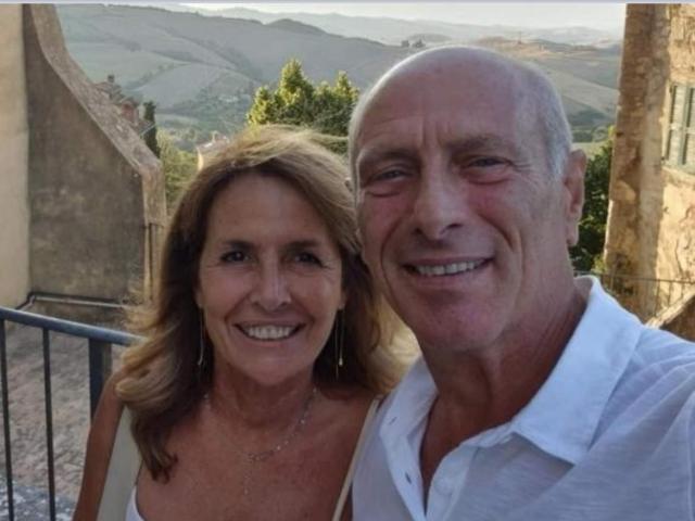 Roberta Sciubba morta per malore improvviso a 64 anni, era la moglie del giornalista Massimo Caputi: "La mia stella polare"