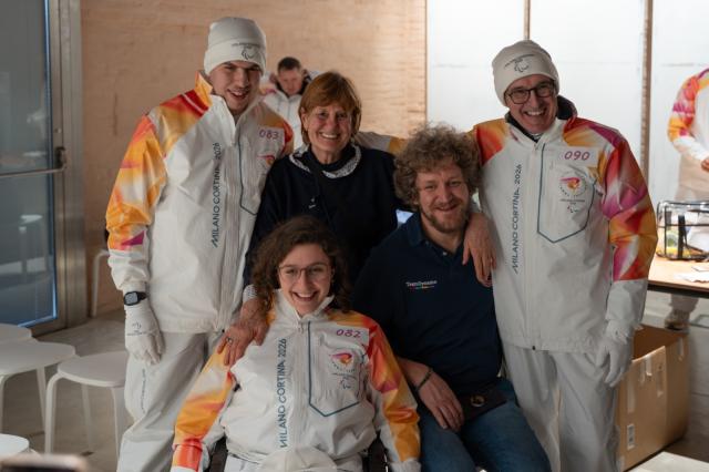 Intesa Sanpaolo, fiamma Paralimpica a Venezia; tra i tedofori il Chief Social Impact Officer Paolo Bonassi e rappresentanti del terzo settore 