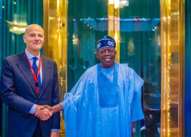 ENI, Claudio Descalzi incontra presidente Nigeria Bola Ahmed Tinubu; siglato accordo su OPL 245 e nuove licenze deep offshore