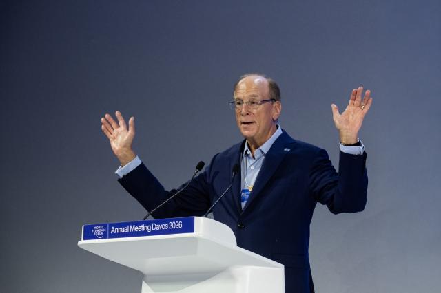 BlackRock crolla in Borsa (-6,7%) dopo il blocco dei prelievi dal fondo HLEND: guerra e dati economici pesano sul credito privato