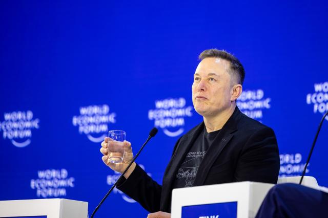 Commissione ue contro Meta, violazione delle norme antitrust su WhatsApp, l'azienda accusata di vietare l'utilizzo di chatbot AI di terze parti