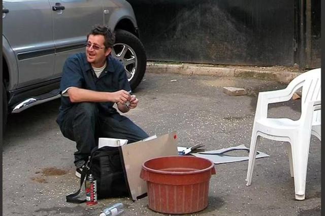 Chi &egrave; Banksy, svelata l&rsquo;identit&agrave; dello street artist: &egrave; il 53enne Robin Gunningham, nome poi cambiato in David Jones