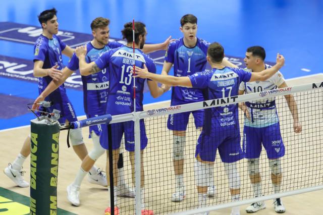 Playoff Superlega, Vero Volley Monza-Sir Susa Scai Perugia 2-3: i padroni di casa cedono al 5&deg; set, Perugia avanti 2-0 nella serie