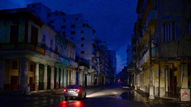 Cuba al buio, &egrave; di nuovo i corso un blackout nell'isola caraibica per il collasso della rete elettrica