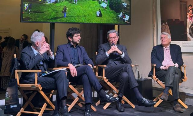 Banco dell&rsquo;energia, dieci anni di solidariet&agrave; nel volume "Ritratti di energia" e nuova partnership con il Piccolo Teatro di Milano