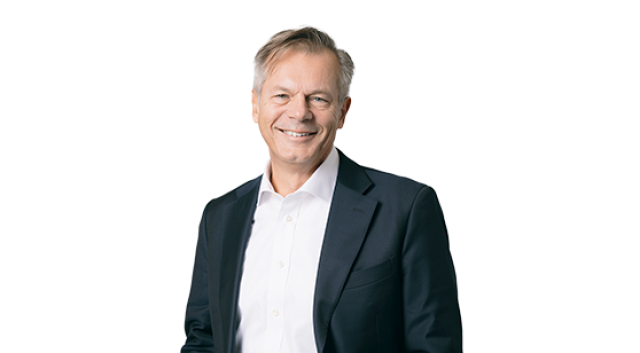 Eni Plenitude verso deconsolidamento e controllo congiunto con fondo Ares, previsto aumento di capitale di 1,5 miliardi di euro