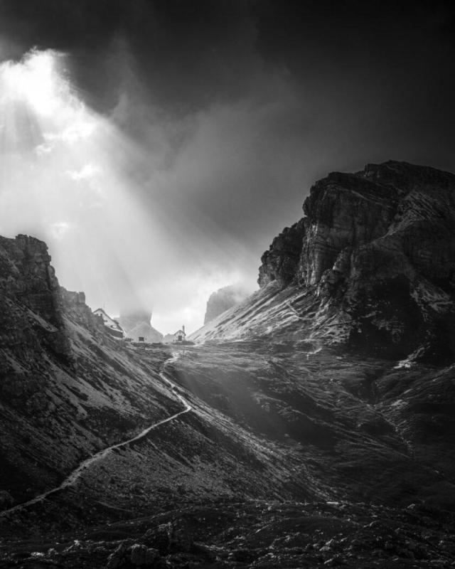 "Vieni", lirica tratta dalla raccolta ancora inedita di Massimo Triolo dal titolo "Di motivi non taciuti"