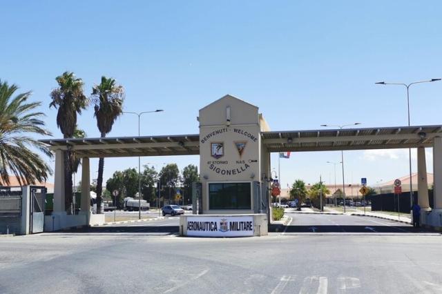 Iran, "a Sigonella transitati caccia armati oltre a droni e aerei spia", M5S chiede spiegazioni ma gli Usa: "Accordi rispettati"