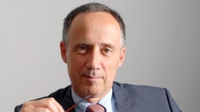 Osservatorio Confimprese-Jakala, consumi in calo a febbraio a -0,7% con inflazione al +1,5%, retail a -2,2% e centri commerciali a +0,3%