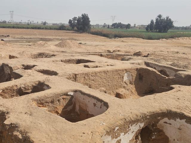 In Egitto riemerge un vasto complesso monastico copto del V secolo su 2000 mq, con affreschi e una lapide copta funeraria