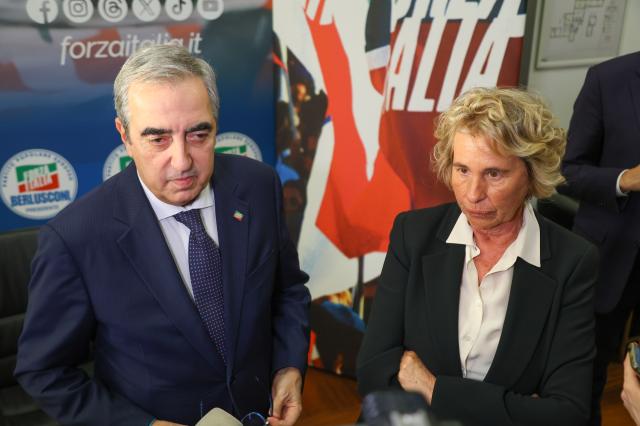 Gasparri rassegna dimissioni da capogruppo FI al Senato, raccolta firme di 14 senatori inviata a Tajani, al suo posto Stefania Craxi