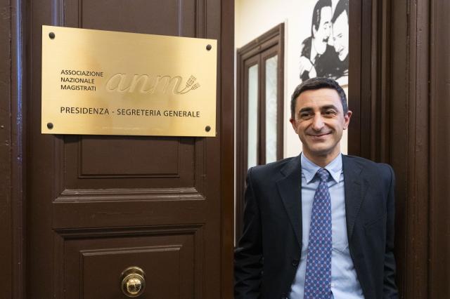 Giuseppe Tango nuovo presidente dell'Anm dopo le dimissioni di Parodi, &egrave; giudice del lavoro e "fa parte della corrente vicina al Cdx"