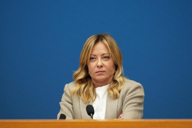 Meloni: non ci curiamo dell'opinione pubblica, dobbiamo continuare a supportare Kiev; i nemici dell'interesse nazionale 