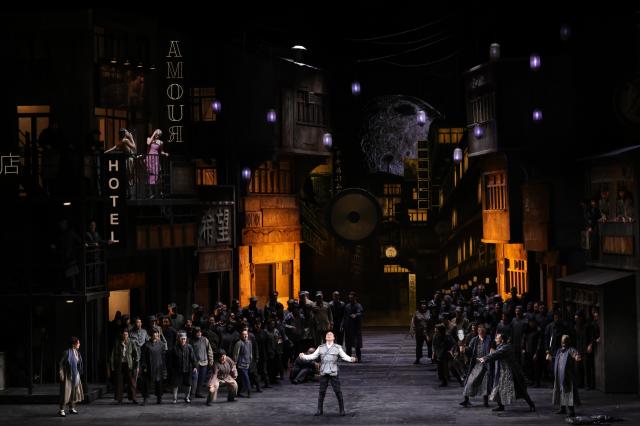 Al Teatro alla Scala di Milano, Turandot va in scena in occasione dei 100 anni dalla sua prima rappresentazione, dal 1&deg; al 31 aprile