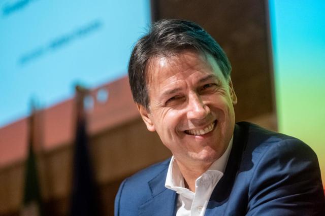 Giuseppe Conte ci ripensa e sostiene l'Ucraina: dice no al gas russo e compie l'ennesima piroetta