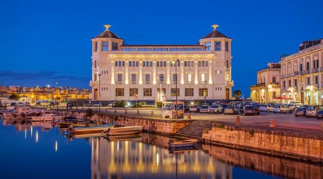 Ortea Palace Hotel Sicily, conclusa tappa Wine List Italia on Tour a Ortigia con 25 sommelier e presentazione guida WineList