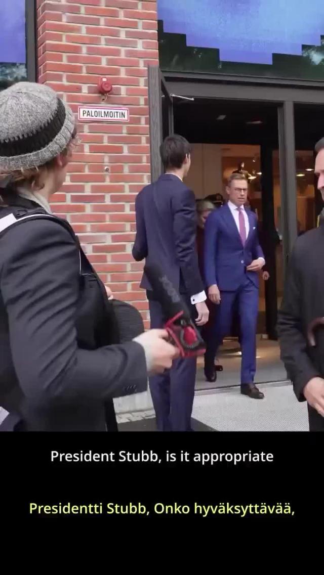 Finlandia, giornalista arrestato per aver chiesto a Presidente Stubb chiarimenti su import armi da Israele: 