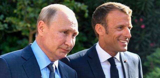 Telefonata Macron-Putin prima della guerra, rivelato contenuto: "Kiev vuole l'atomica"