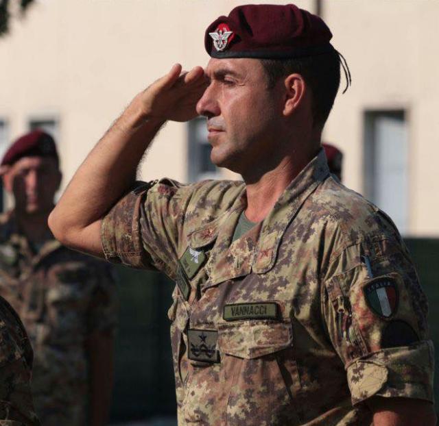 Chi &egrave; Roberto Vannacci, gi&agrave; comandante del "Col Moschin" e della "Folgore", direttore dell&rsquo;istituto geografico militare
