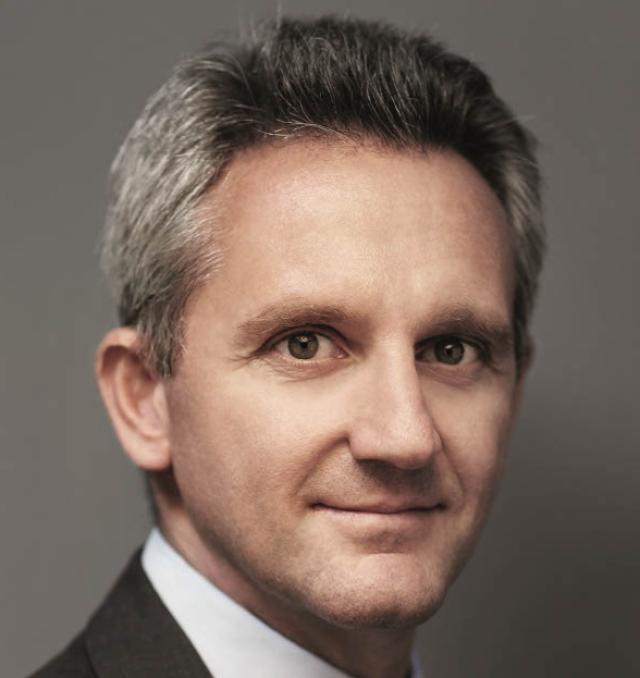 Mediobanca, trimestre record: l'utile vola a &euro;351 mln (+34% a/a); Nagel: "Solide basi di sviluppo"