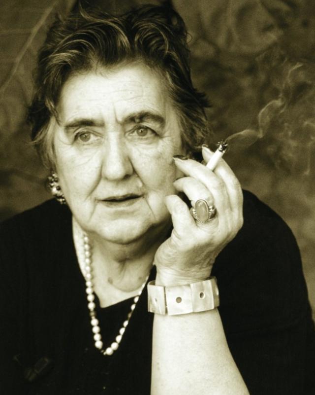 Alda Merini, la poetessa dei Navigli nasceva a Milano il 21 marzo del 1931