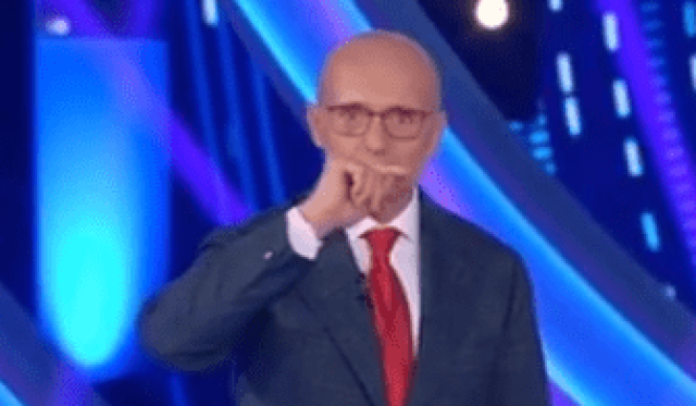 Grande Fratello Vip choc, 'Lobby gay nel reality': Signorini sotto accusa