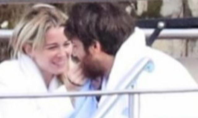 Can e Diletta ancora insieme, passione infuocata: paparazzati mezzi NUDI in piscina