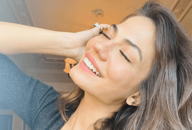 Chi &egrave; Demet Ozdemir: fidanzato, altezza, biografia, film dell'interprete di Sanem di DayDreamer