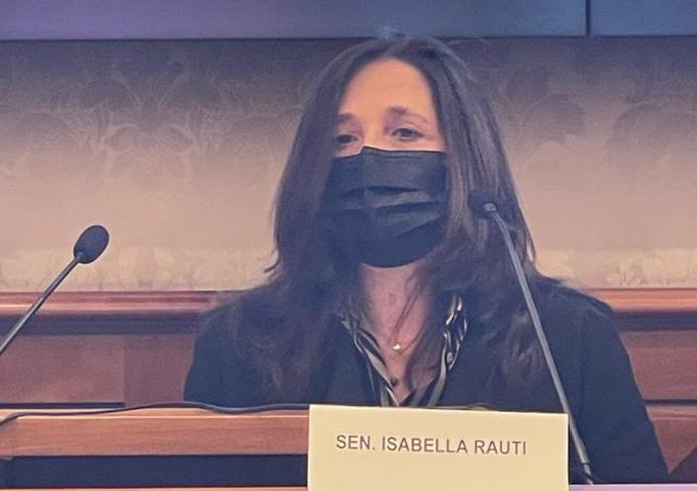 Chi &egrave; Isabella Rauti, la senatrice derubata: compagno, figlia, vita privata