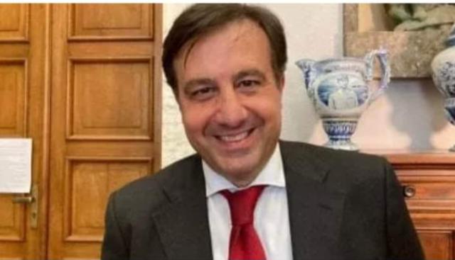 Savona, iscritto all'anagrafe il figlio di due donne. Sindaco Russo: "Sfido il divieto"