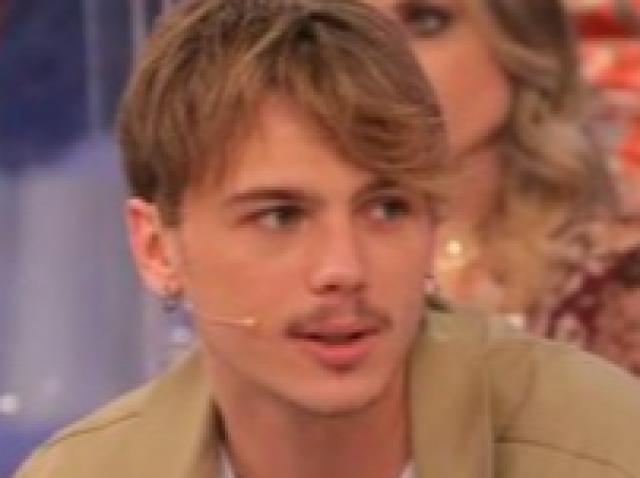 Uomini e Donne, Giacomo verso la scelta. Chi &egrave; la bella corteggiatrice Carolina Ronca?