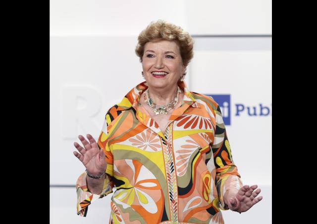 Nudi per la vita cast, i 12 Vip pronti a spogliarsi con Mara Maionchi: i nomi