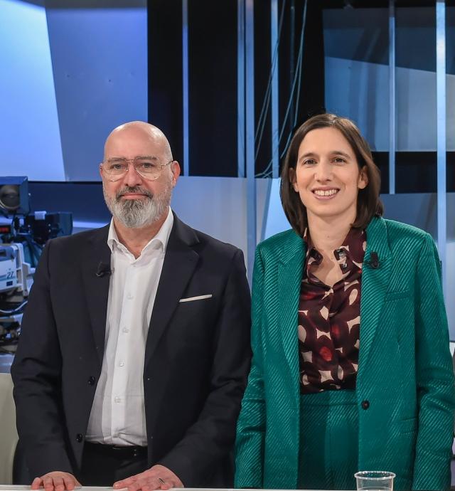 Primarie Pd, ora &egrave; guerra di sondaggi: Bonaccini in testa con 50,22% per il suo team, ma per quello Schlein &egrave; al 47,3%