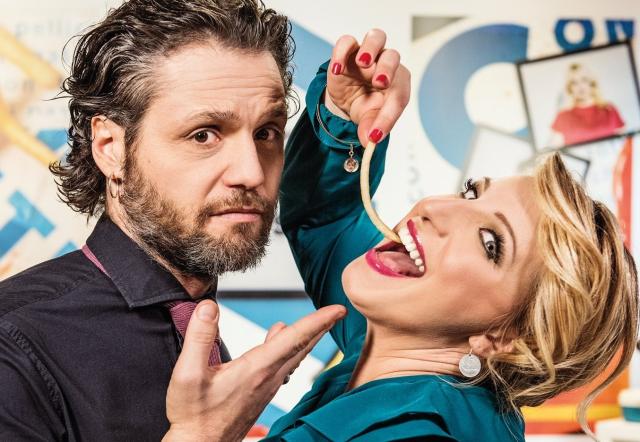 Chi &egrave; Katia Follesa: marito e figlia, e quanto &egrave; dimagrita la comica lanciata da Zelig