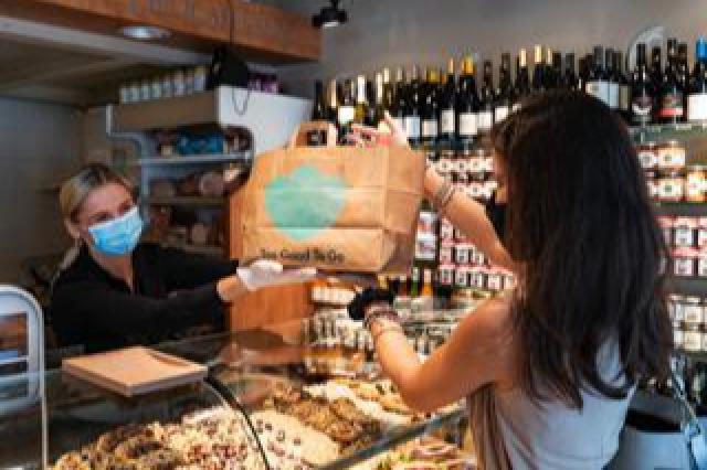 Istat, aumenta la fiducia delle imprese: consumatori al top dal 2018