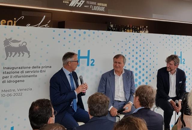 Eni inaugura la prima stazione di servizio per il rifornimento a idrogeno per la mobilit&agrave; a Venezia Mestre