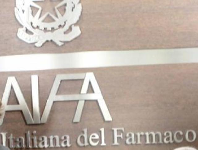 Vaccino Covid: L'Aifa approva AstraZeneca: utilizzo preferenziale dai 18 ai 55 anni