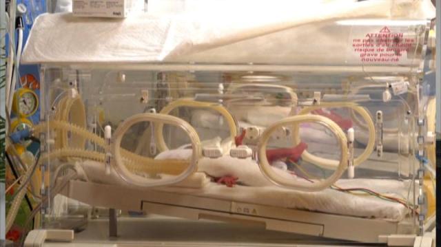 Brescia, neonata morta durante il parto, indagati 10 medici dell'ospedale di Desenzano, uno si &egrave; suicidato gettandosi da un ponte