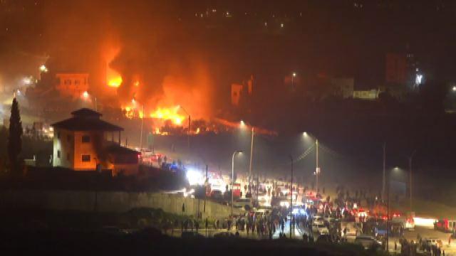 In una notte, i coloni israeliani hanno devastato tre comunit&agrave; palestinesi in Cisgiordania, appiccando incendi e uccidendo un uomo