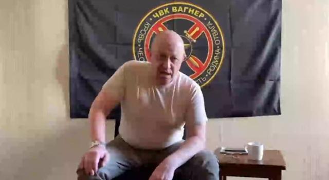 Prigozhin, il sospetto dell'ambizione personale e del denaro straniero dietro la ribellione del mercenario. Sequestrati 4 mld di rubli (43 mln di euro) in contanti dagli uffici Wagner di Mosca